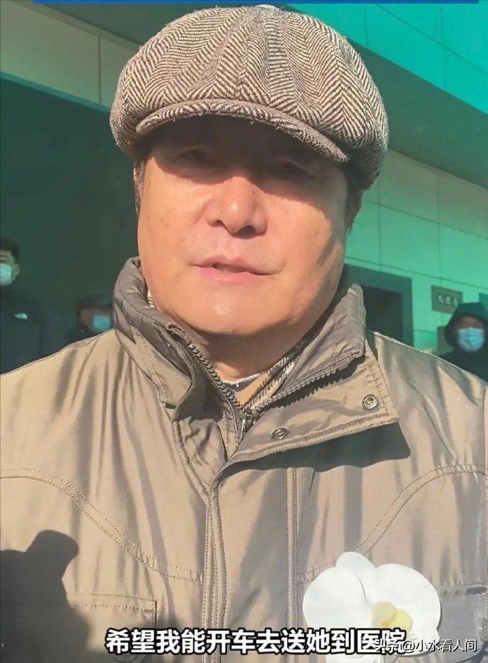 何晴去世30天，许亚军终于发声，连续两次“示爱”，才知他多体面