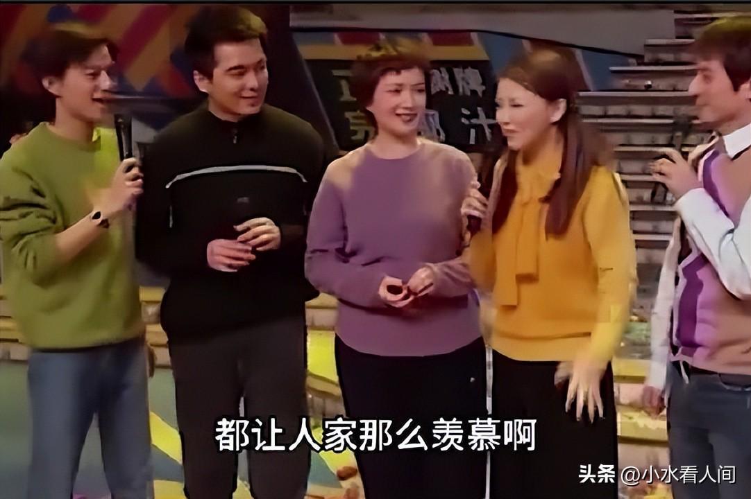 何晴去世30天，许亚军终于发声，连续两次“示爱”，才知他多体面