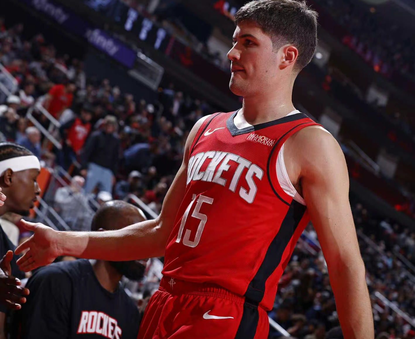 华体会-火箭逆转马刺三连胜！谢泼德末节12分成奇兵 申京20+13+9决胜一投