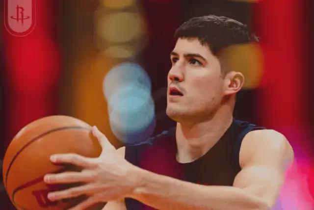 华体会HTH-16分逆转！文班仅21中5，谢泼德21+4天神下凡，火箭迎来期待结局