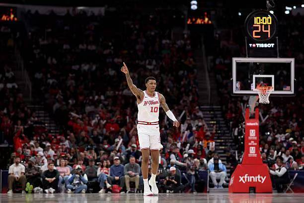 连续两场稳定输出！火箭锋线新星总算是摆脱了之前的阴霾状态了？