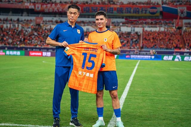 华体会-喜讯！于根伟给津门虎球迷送上新年大礼，即将官宣西乙豪门队长|天津津门虎|科尔多瓦|后防|后防线|转会_新浪体育_新浪新闻