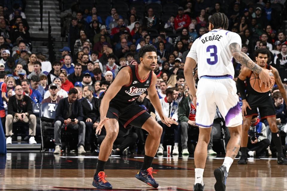 华体会HTH-76人险胜送爵士7连败：马克西25+6沃克22+10 乔治30分